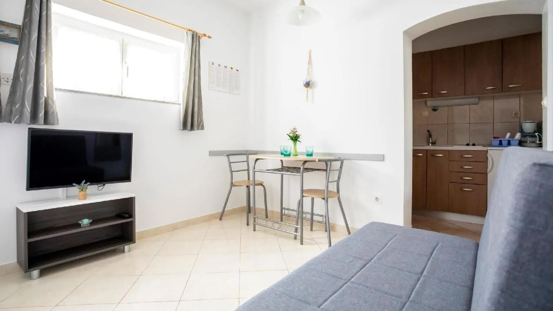 Studio Fuer 2 Personen Ca 25 Qm In Njivice, Kvarner Bucht Krk Croatia